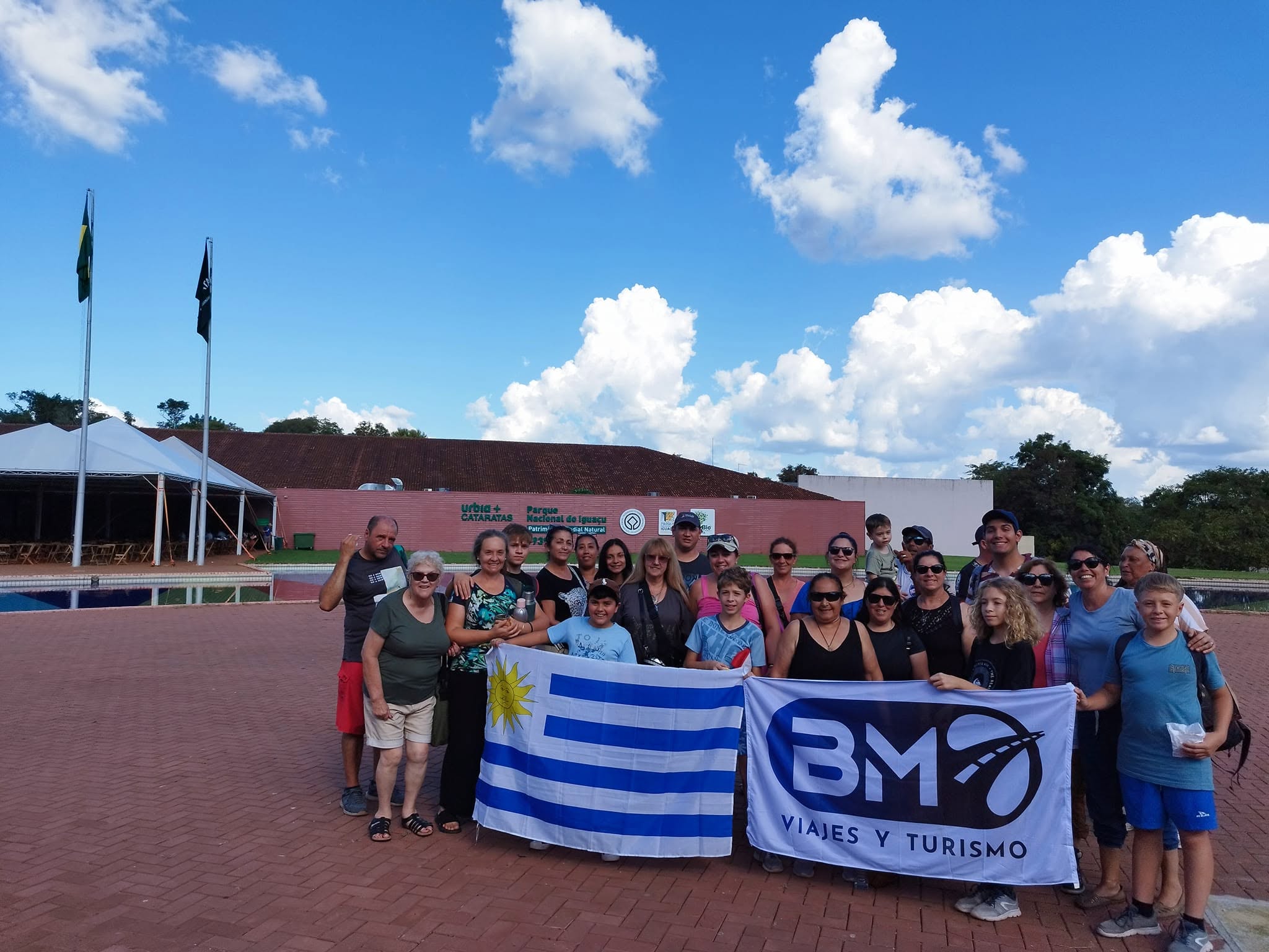 Grupo de viajeros con BM Viajes y Turismo