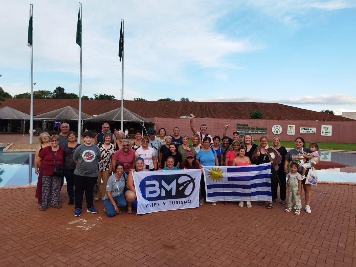 Grupo de viajeros con BM Viajes y Turismo