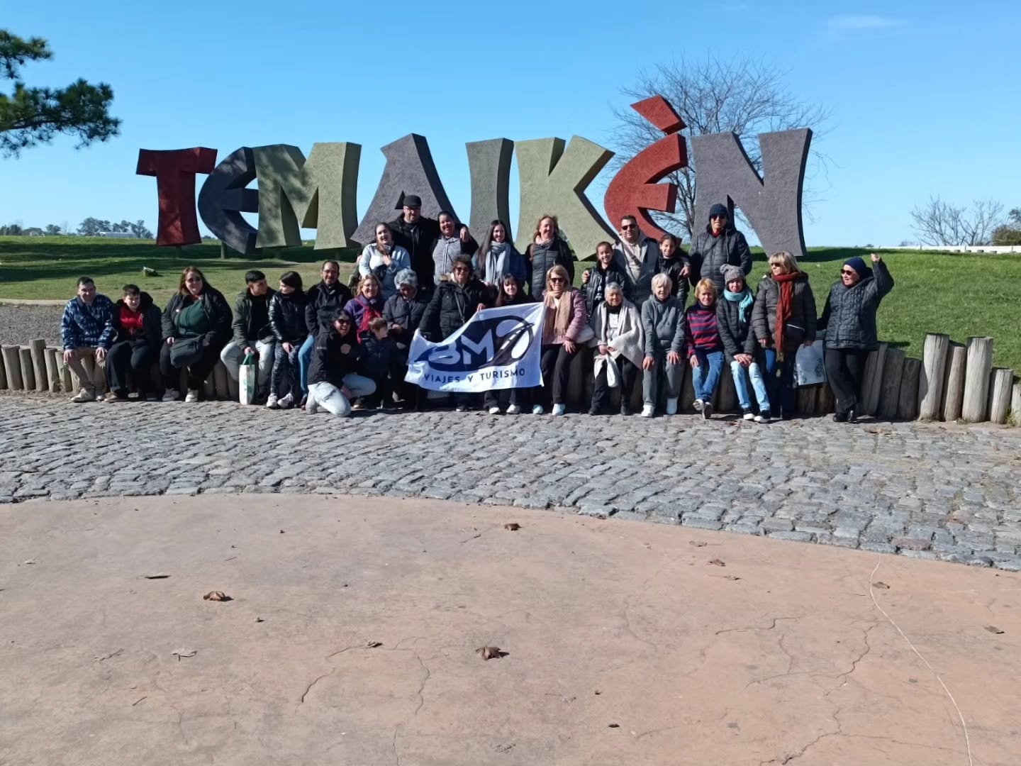 Grupo de viajeros con BM Viajes y Turismo